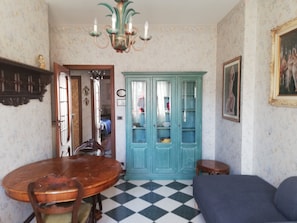 Apartament familiar, 2 dormitoris (Right) | Roba de llit hipoal·lergògena, cobrellits i escriptori 