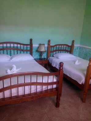 Standard Triple Room, Multiple Beds, Non Smoking | Bed sheets