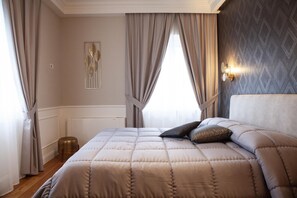 Een minibar, een bureau, geluiddichte muren, gratis wifi