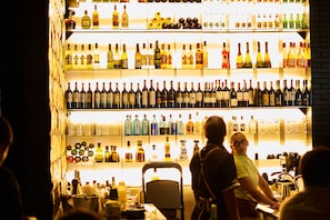 Bar (on property) - The Click Clack Hotel Medellin (Medellín)