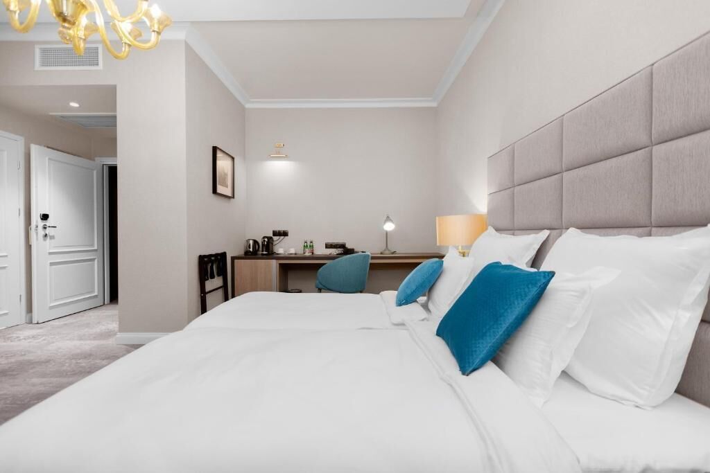Familien-Suite, Parkblick | Hochwertige Bettwaren, Zimmersafe, Schreibtisch, Verdunkelungsvorhänge