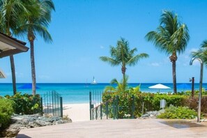 Beach/ocean view - Schooner Bay 206 - Condo The Palms (Speightstown)