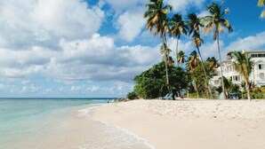 On the beach - Schooner Bay 112 - Condo Moonshine (Speightstown)