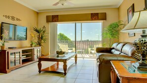 Comfort 3 Bedroom Villa with Pool Access | Living area - Sunderland Condo at Windsor Hills Resort (Kissimmee)