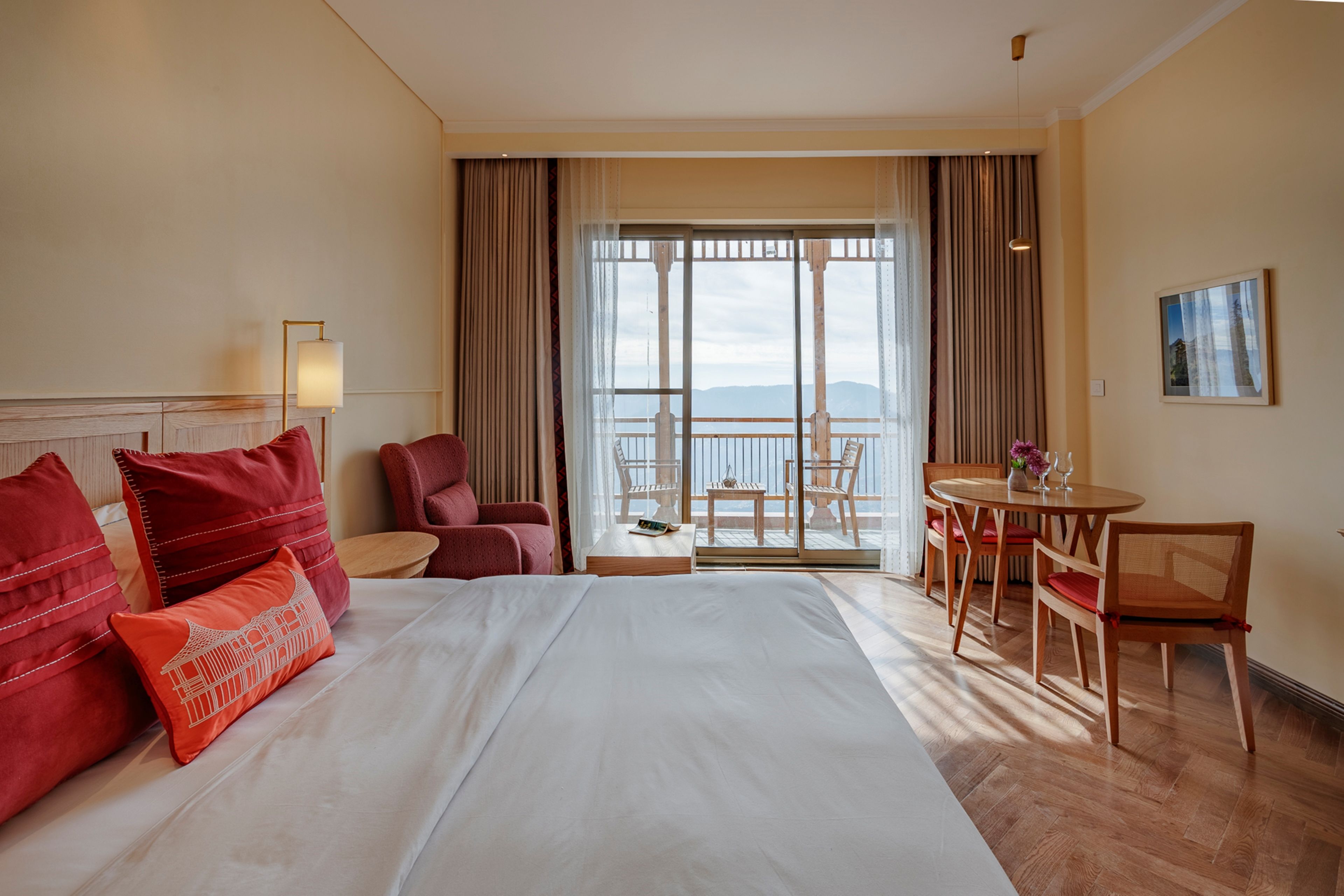 Minibar, in-room safe, desk, laptop workspace