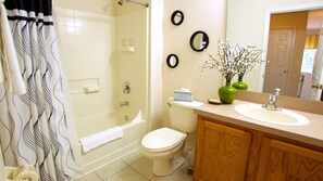 Exclusive 4 Bedroom Townhome with Pool | Bathroom | Towels - Durham Townhome with Pool at Encantada (Kissimmee)
