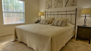 Luxury 4 Bedroom Villa with Pool Access | 4 phòng ngủ, trang trí khác biệt 