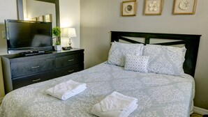 Premium 3 Bedroom VIlla with Pool Access | 3 bedrooms, desk, laptop workspace, iron/ironing board (on request) - York Condo at Oakwater Resort (Kissimmee)