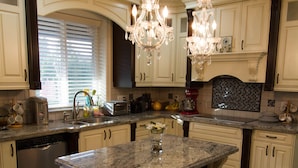 Family dining - FengLu House (Richmond)