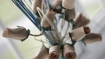 Standard Chalet, Multiple Beds, Non Smoking, Mountain View | Living area | Flat-screen TV, fireplace