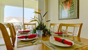 Signature 2 Bedroom Villa with Pool Access | Matservice på rummet