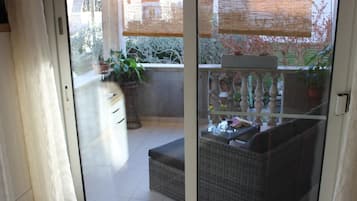 Appartement Ăconomique, 1 chambre, terrasse, rez-de-chaussĂ©e | Vue depuis le balcon