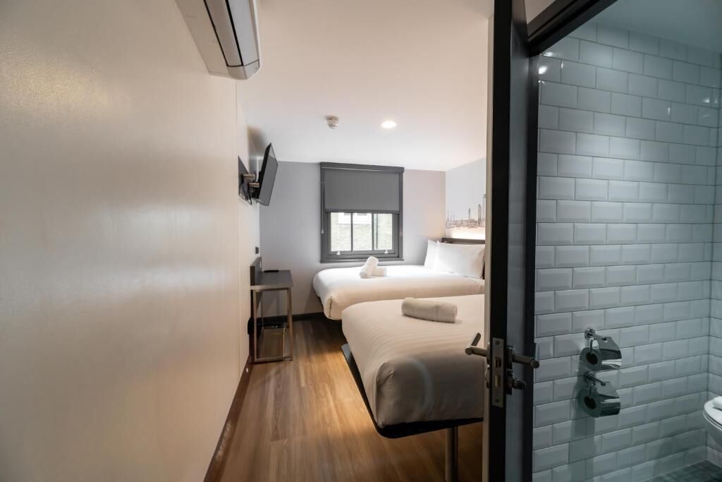 Photo - easyHotel Victoria