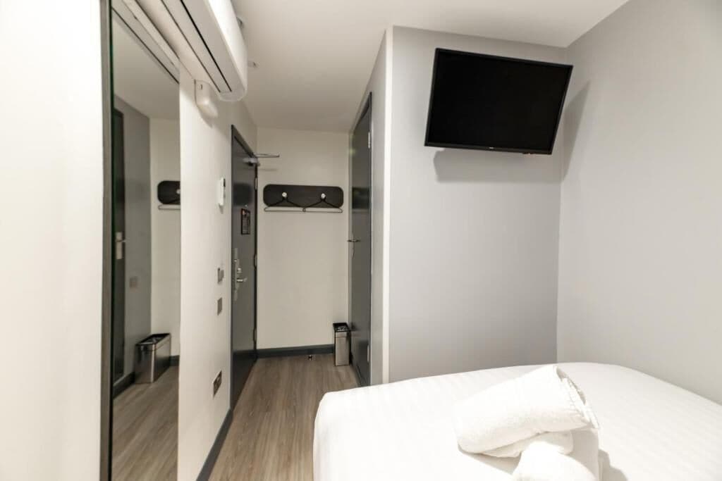Standard Double Room without Window | Wifi gratis y ropa de cama 