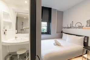 Accessible Double Room | Bathroom