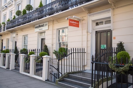 Exterior. Easyhotel London Victoria