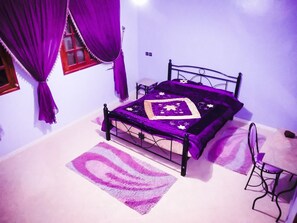 1 chambre, coffres-forts dans les chambres, fer et planche à repasser