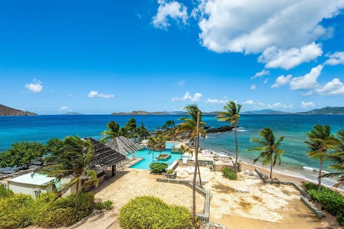 Beach Front Villa with Down Island View - Priceless!