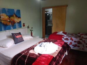 4 bedrooms, desk, iron/ironing board, WiFi - PALM TREES HOUSE w / KIOSK + DÉCK (SERRA GAÚCHA) (Bento Gonçalves)