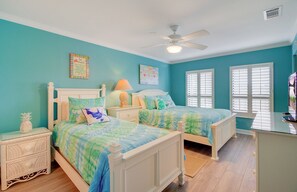 3 bedrooms, iron/ironing board, free WiFi, bed sheets