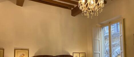 3 bedrooms, iron/ironing board, travel cot, free WiFi