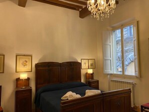 3 bedrooms, iron/ironing board, travel cot, free WiFi