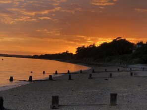 Beach - Stunning Rustic Home with Log Burner,  New Forest District (Southampton)