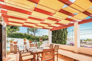 Outdoor dining - Villa Capistrano - Two Bedroom Villa, Sleeps 4 (Nerja)
