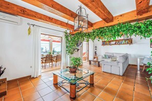 TV - Villa Capistrano - Two Bedroom Villa, Sleeps 4 (Nerja)