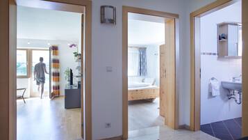 1 bedroom, in-room safe, free WiFi, bed sheets