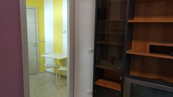 Estudio Confort, vistas al patio | Servicio de la habitación