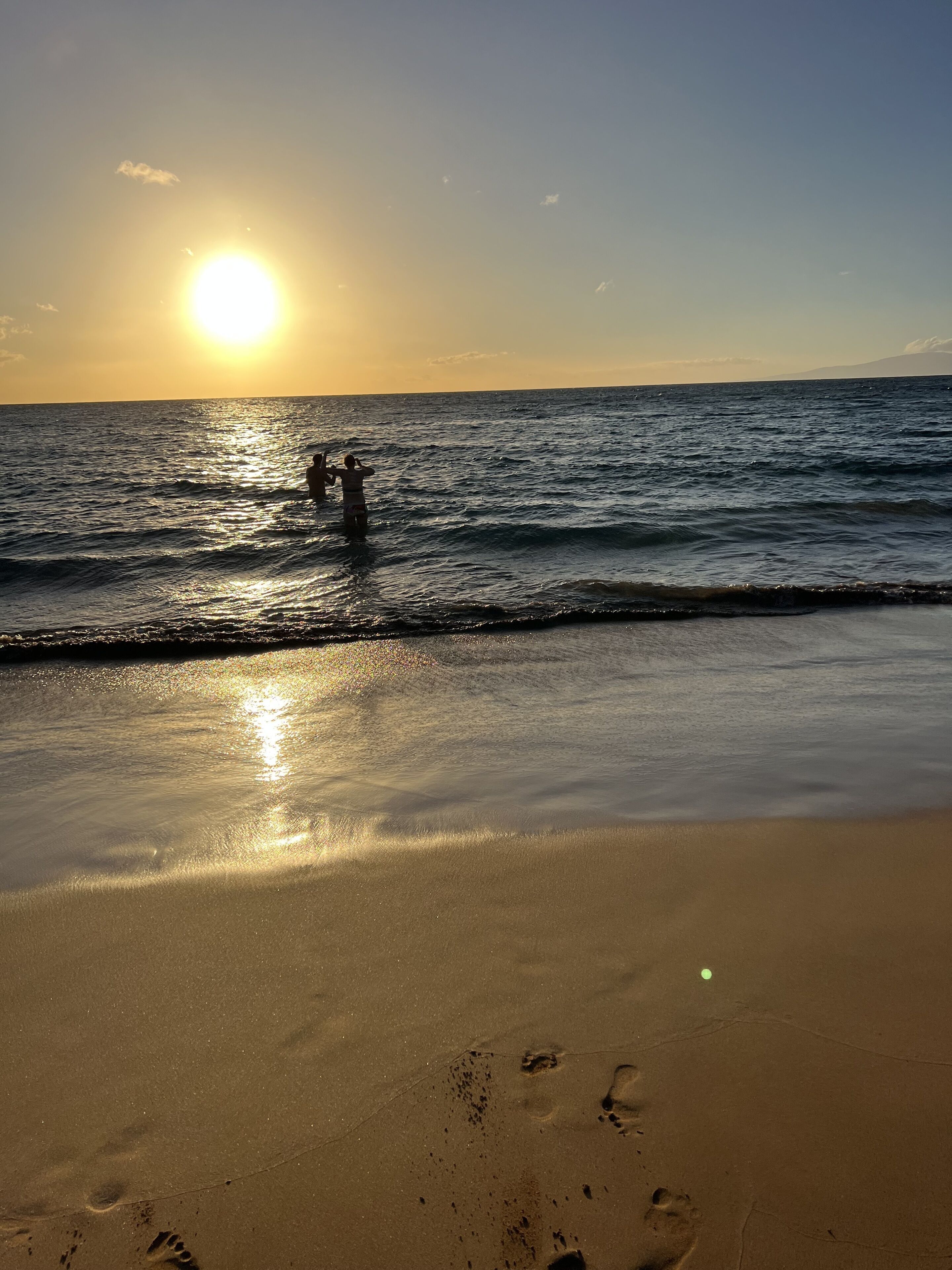 Beach nearby, sun loungers, beach towels