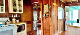 1930s Waterfront Cottage on Tuttle's Point