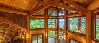 Big Bear Lodge at Eagles Nest - home with hot tub and breathtaking Views