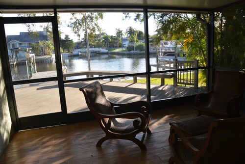 Cozy Waterfront Home with private dock, and access to the intercoastal waterway.