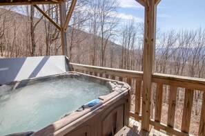 Outdoor spa tub - Large Cabin Sitting at 4,000 Feet Elevation (Zionville)