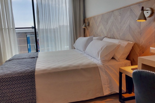 In-room safe, desk, laptop workspace, soundproofing