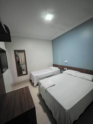 Habitación ejecutiva con 1 cama doble o 2 individuales | Cortinas opacas, wifi gratis, ropa de cama