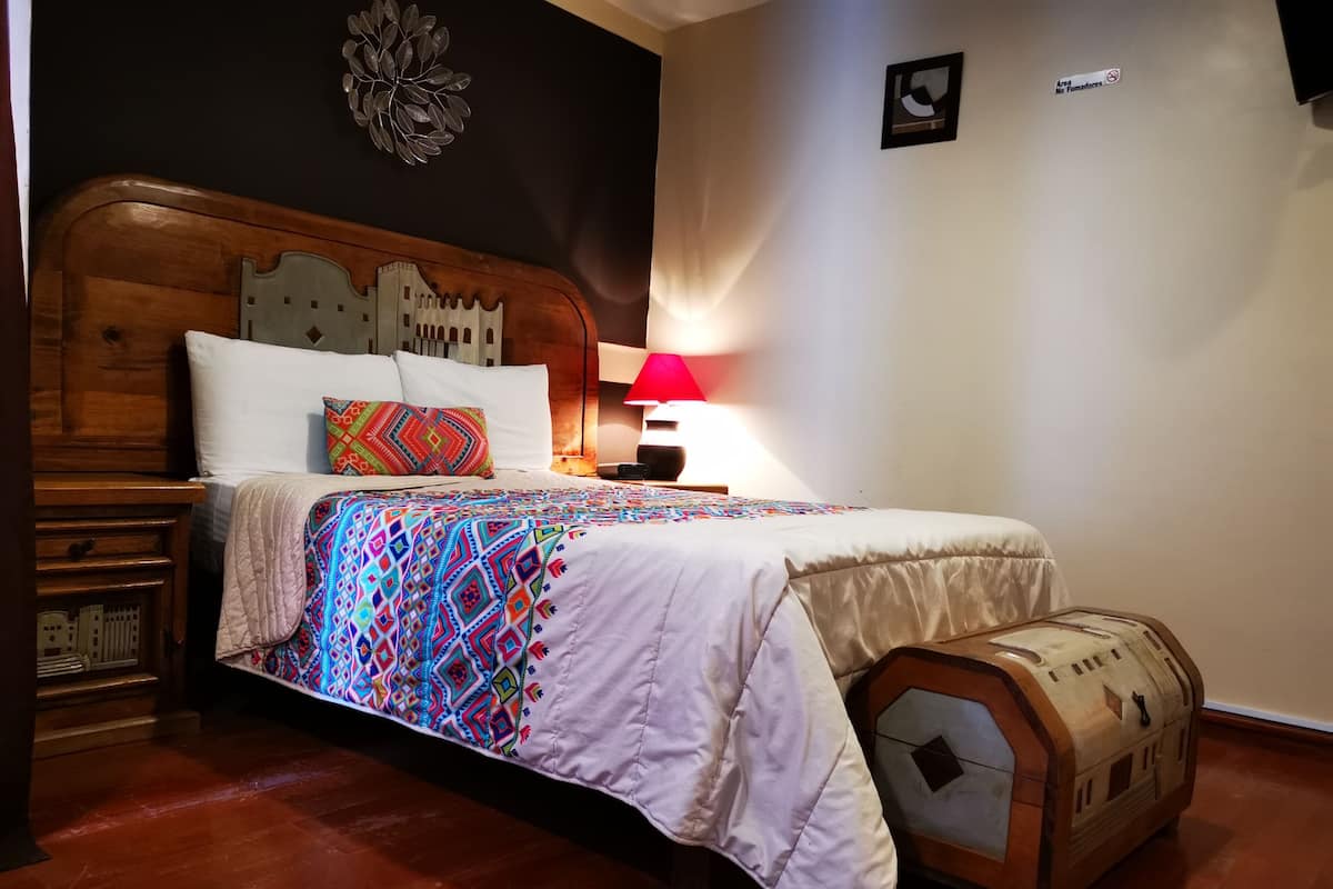 Standard Room, 1 Double Bed, Balcony, City View (Amargo) | Premium bedding, down comforters, individually decorated