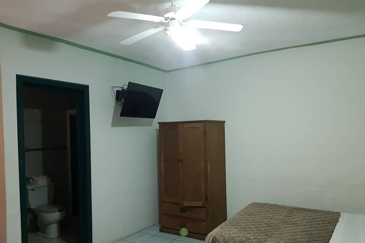 Basic Double Room, 1 Double Bed