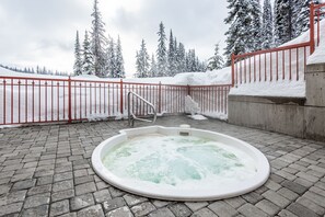 Baignoire à remous extérieure