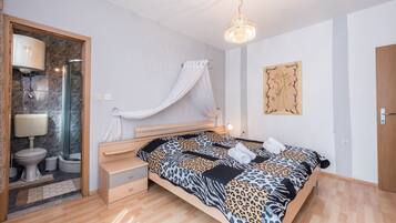 3 多间卧室、免费 WiFi、床单