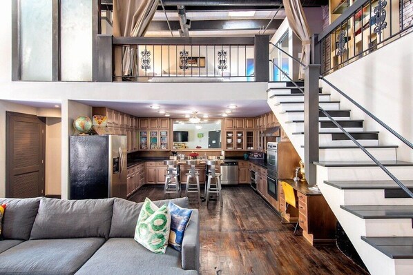 تلفزيون ذكي، مشغل دي في دي، ستيريو، طابعة