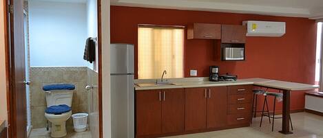 Fridge, microwave, oven, dishwasher