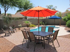 Outdoor dining - Your Backyard Oasis Waiting ..., beautiful home in an award winning community (Gilbert)