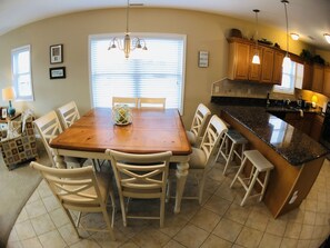 Dining - Ocean Views, Steps to the Beach, and Close to Everything! (Wildwood Crest)