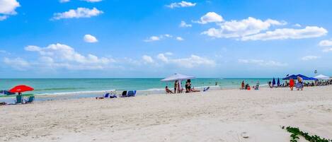 Una playa cerca