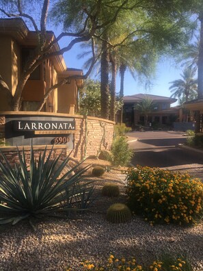 Property grounds - Excellent Location! (Phoenix)