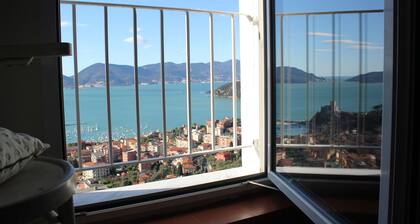 Haus mit atemberaubendem Blick auf die Bucht von Lerici
