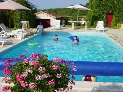 Château with spectacular view, en-suites, Pool, Tennis, Grand Piano, BBQ, WiFi